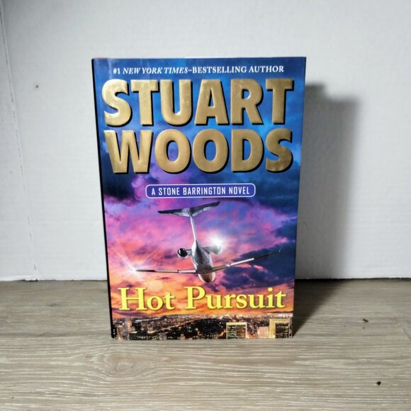 1st Print Stuart Woods Hot Pursuit (Stone Barrington #33) 1st Ed Hardcover Book - Picture 1 of 5